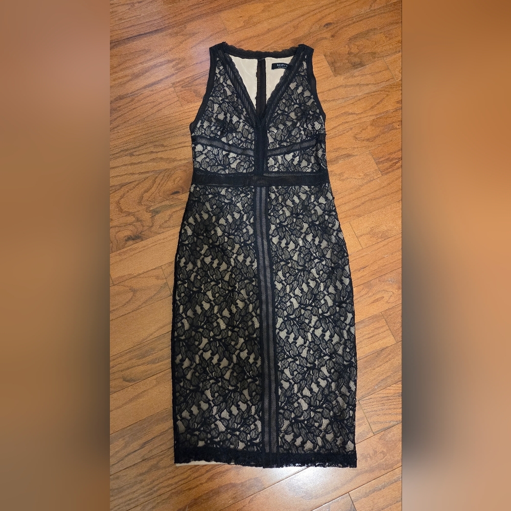 Bailey 44 Medium Bodycon Lace Dress. Excellent condition. $198 new.